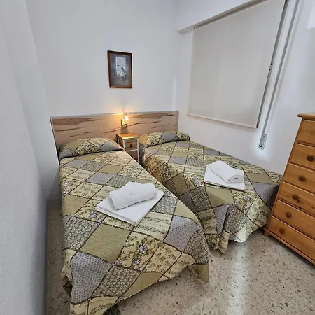 Apartment Apartamento Cuatro Caminos If *